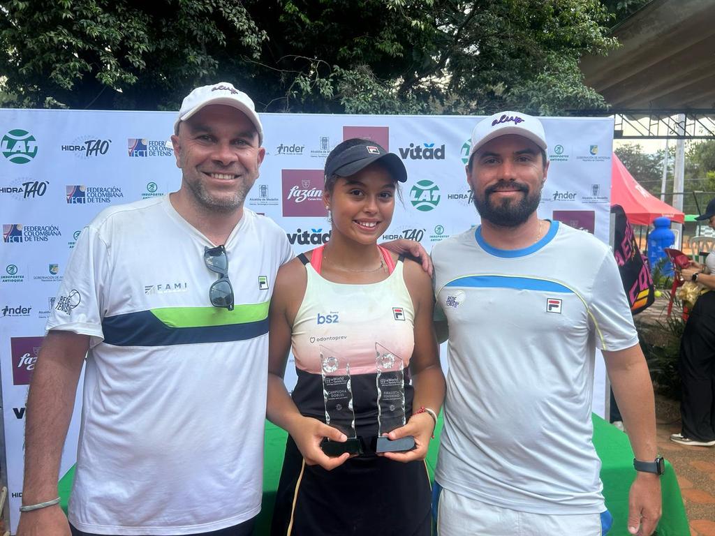 Léo Azevedo, Naná e Danilo Ferraz