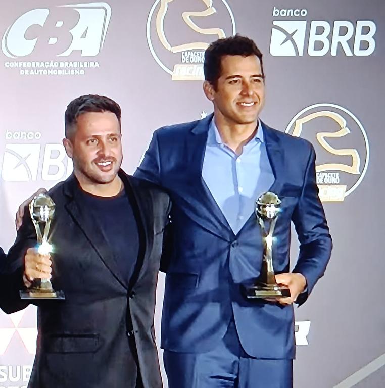 Bentivoglio e Moraes na premiação do Capacete de Ouro