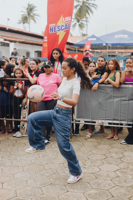 Rayssa é hábil com a bola