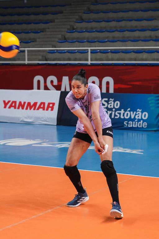 Natália treina recepção
