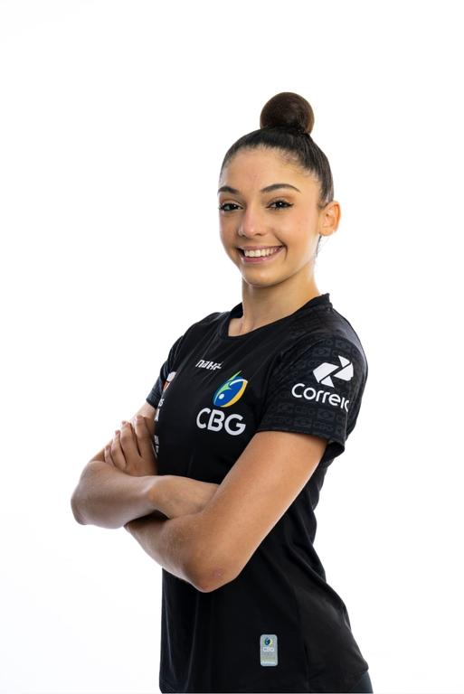 Maria Fernanda Lucio Moraes (18 anos)