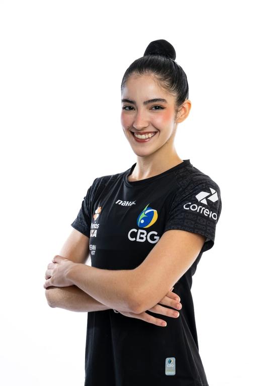 Marianne Giovacchini dos Santos (19 anos)