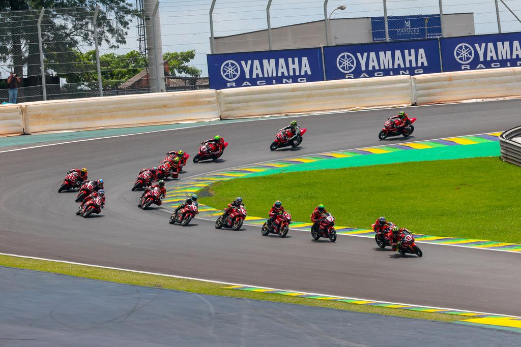 MOTO1000GP reúne mais de 160 piloto na etapa de Interlagos