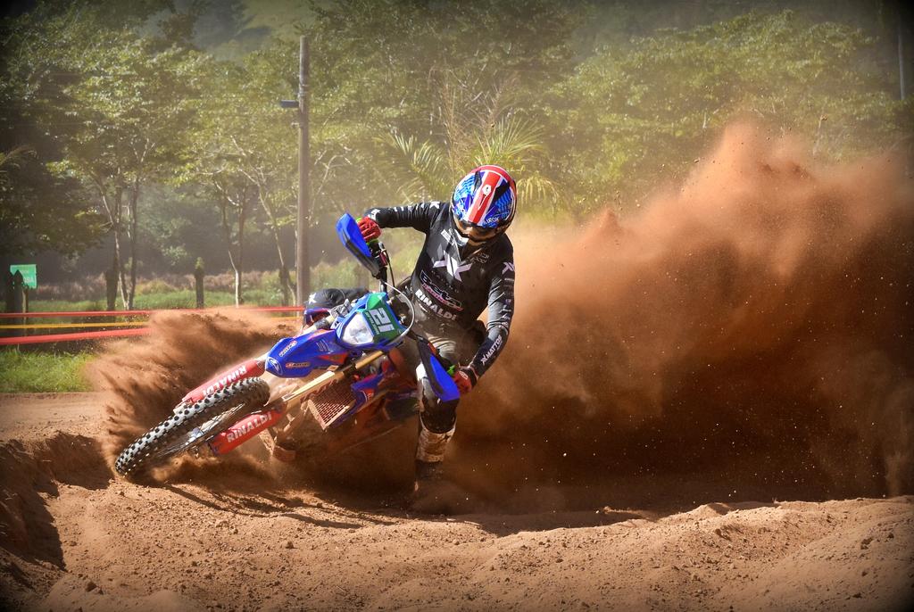 Danilo Sfalsim disputa o Beta Master Enduro 2026 na Itália
